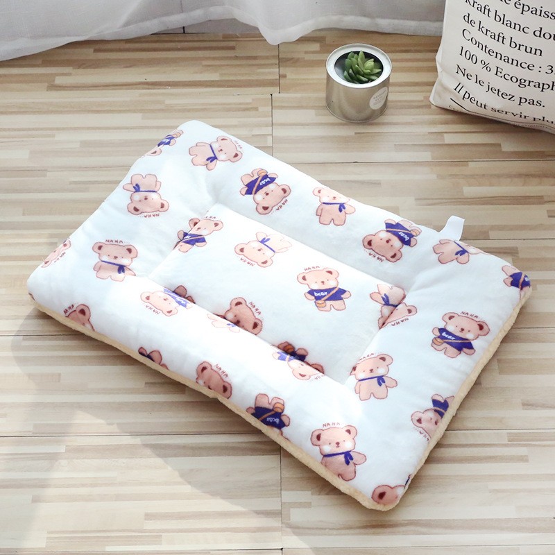 Pet Blanket Warm Soft Plush Blanket  Thickened Pet Blanket Sleeping Mat